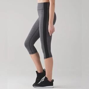 Lululemon Squad Goals Crop 17" Leggings SIZE 4 Heathered Black Gray
